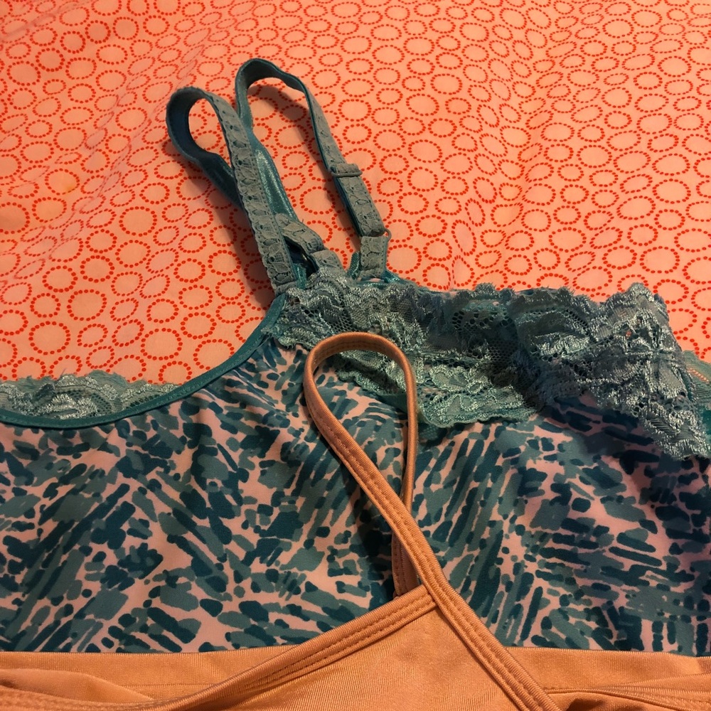 Two camisoles. 22/24 w.